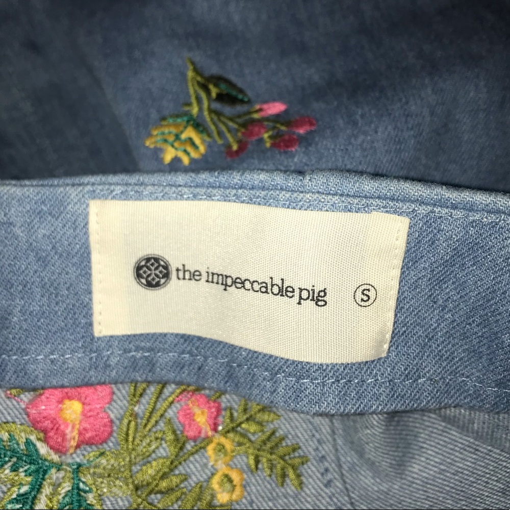 Floral Embroidered Light Wash Denim Jean Skirt - Picture 5 of 7